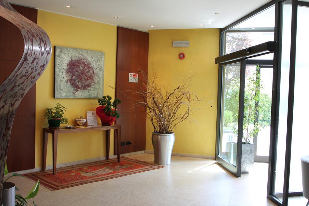 Mh Hotel Piacenza Fiera Exterior photo