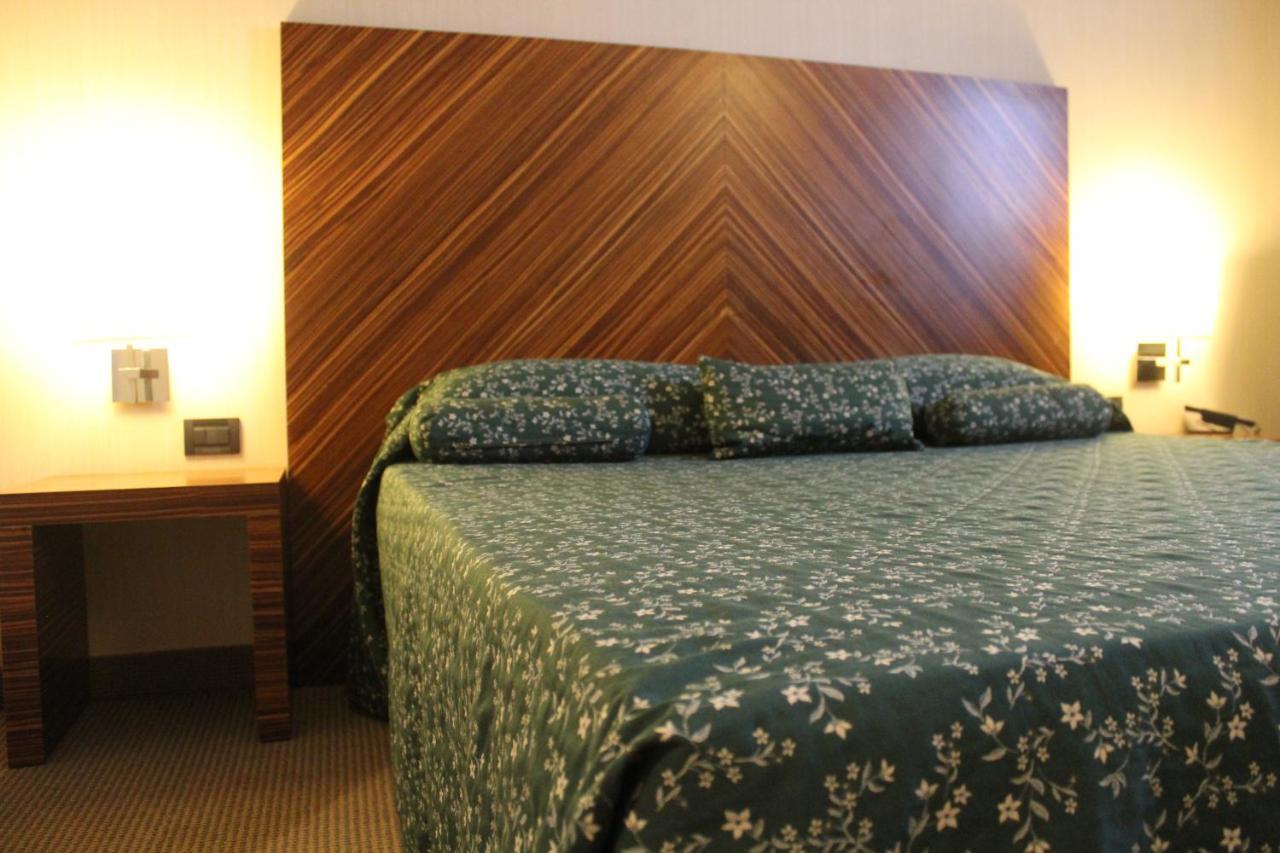 Mh Hotel Piacenza Fiera Exterior photo