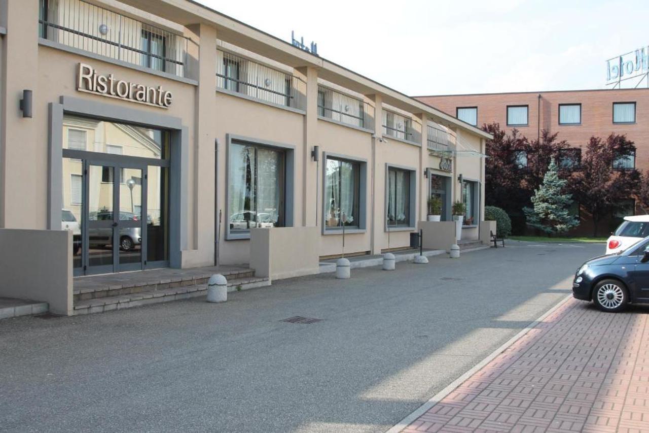 Mh Hotel Piacenza Fiera Exterior photo